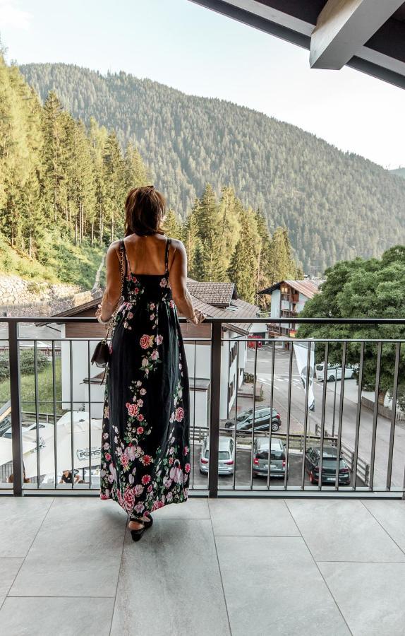 Апартаменты Tyrol Living & Cafe Нова-Леванте Экстерьер фото