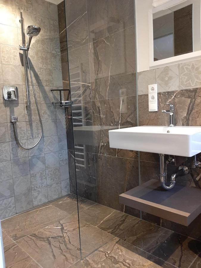 Апартаменты Tyrol Living & Cafe Нова-Леванте Экстерьер фото