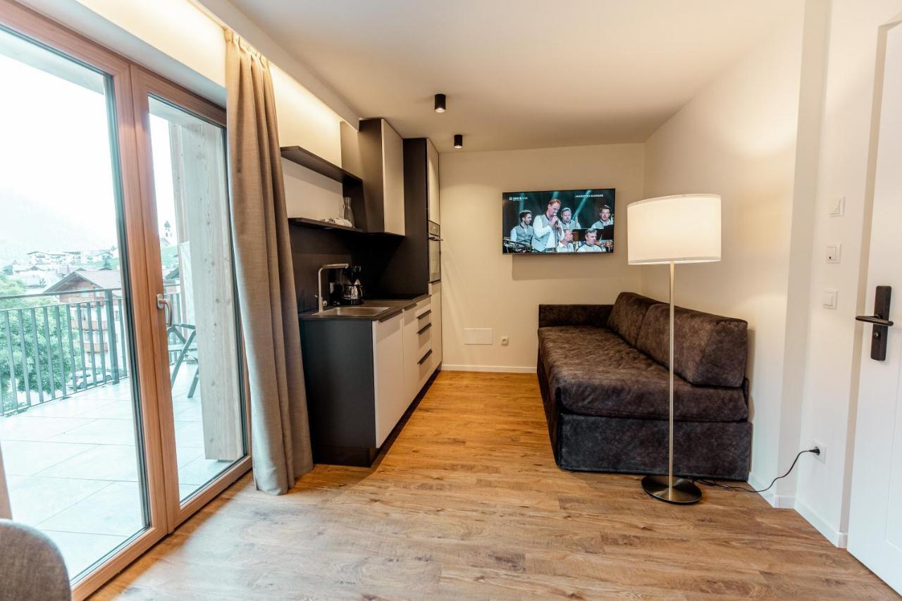 Апартаменты Tyrol Living & Cafe Нова-Леванте Экстерьер фото