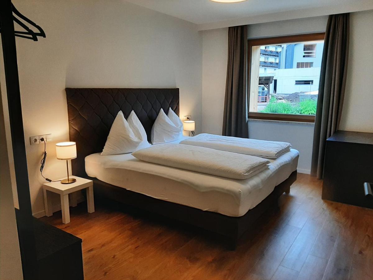 Апартаменты Tyrol Living & Cafe Нова-Леванте Экстерьер фото