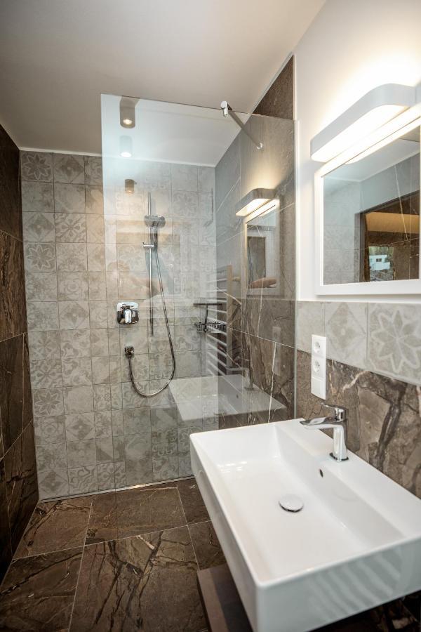 Апартаменты Tyrol Living & Cafe Нова-Леванте Экстерьер фото